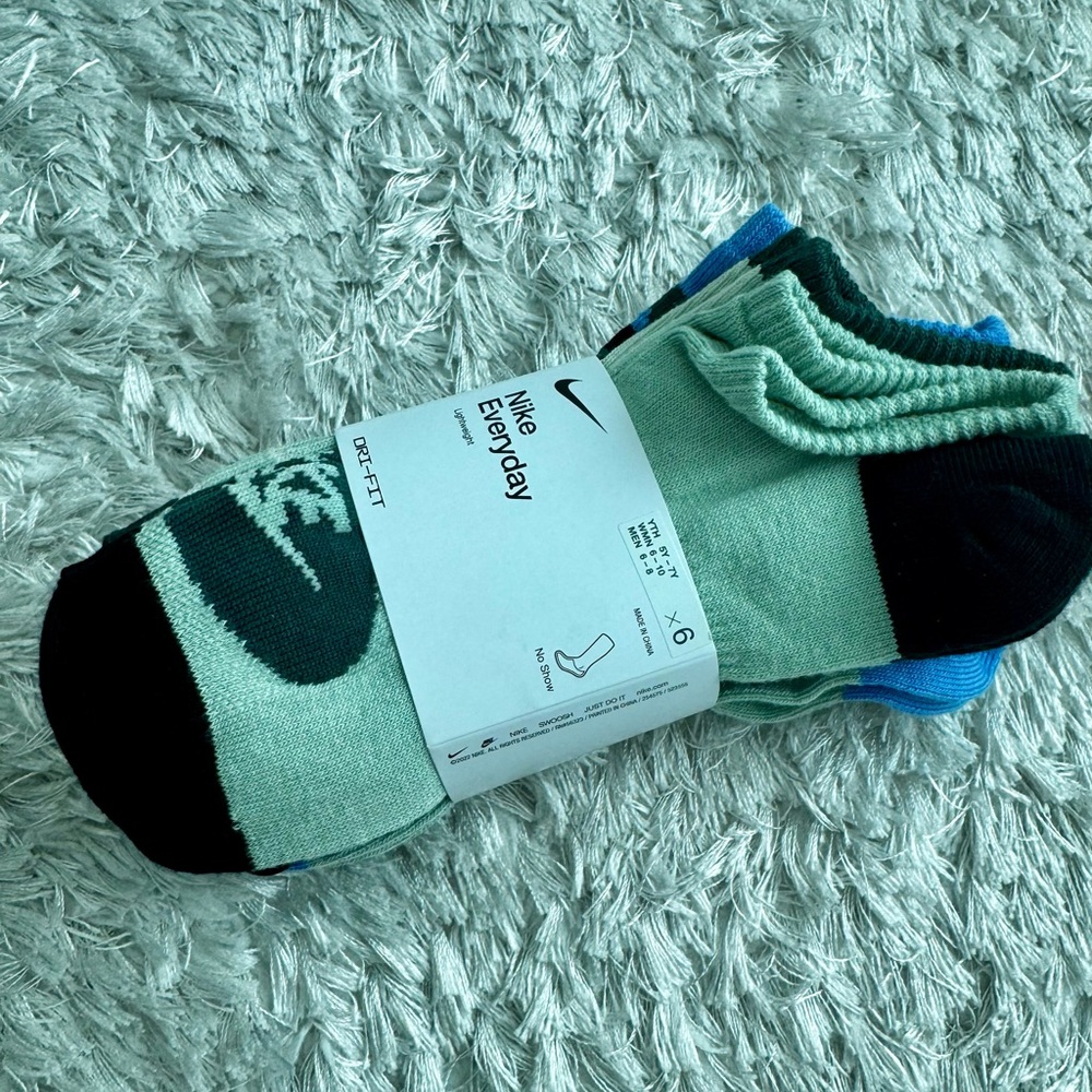 🏷️🏷️Nike Everyday Men's 6-8, Women’s 6-10, Youth 5-7Y green&blue 6 pr socks NWT
